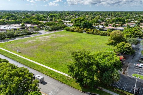 Propiedad comercial en venta en Coral Springs, Florida № 1993915 - foto 15