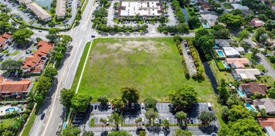 Propiedad comercial en Coral Springs, Florida № 1993915