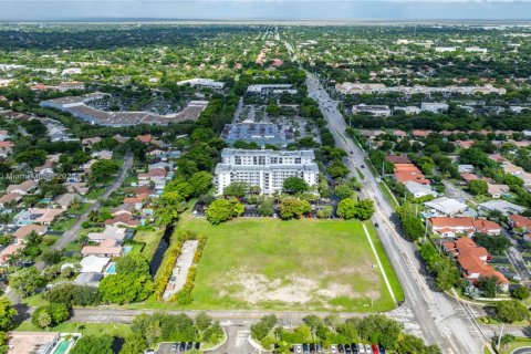 Propiedad comercial en venta en Coral Springs, Florida № 1993915 - foto 17