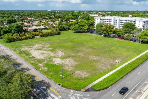 Propiedad comercial en venta en Coral Springs, Florida № 1993915 - foto 11