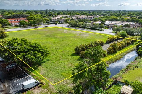 Propiedad comercial en venta en Coral Springs, Florida № 1993915 - foto 6