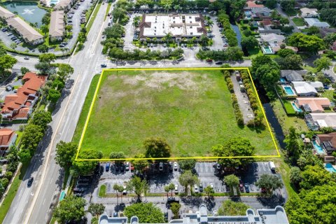 Propiedad comercial en venta en Coral Springs, Florida № 1993915 - foto 2