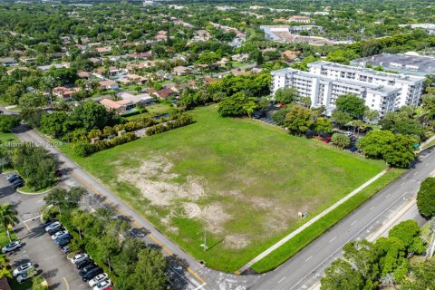 Propiedad comercial en venta en Coral Springs, Florida № 1993915 - foto 5