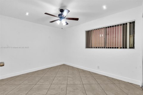 Casa en venta en Fort Lauderdale, Florida, 3 dormitorios, 118.45 m2 № 1940820 - foto 14