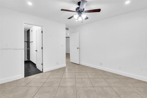 Casa en venta en Fort Lauderdale, Florida, 3 dormitorios, 118.45 m2 № 1940820 - foto 20