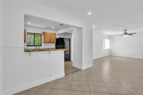 Casa en venta en Fort Lauderdale, Florida, 3 dormitorios, 118.45 m2 № 1940820 - foto 5