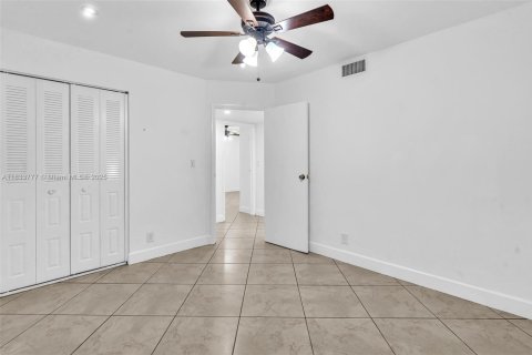 Casa en venta en Fort Lauderdale, Florida, 3 dormitorios, 118.45 m2 № 1940820 - foto 15