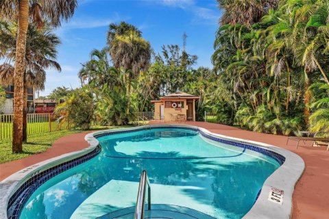 Casa en venta en Fort Lauderdale, Florida, 3 dormitorios, 118.45 m2 № 1940820 - foto 25