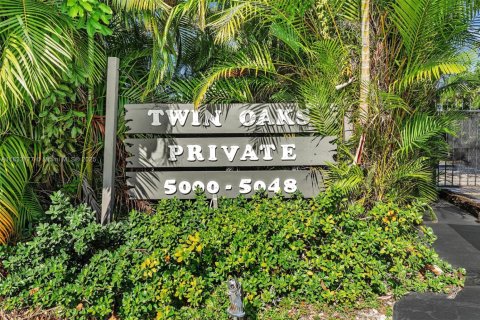 Casa en venta en Fort Lauderdale, Florida, 3 dormitorios, 118.45 m2 № 1940820 - foto 28