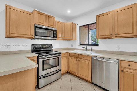 Casa en venta en Fort Lauderdale, Florida, 3 dormitorios, 118.45 m2 № 1940820 - foto 8