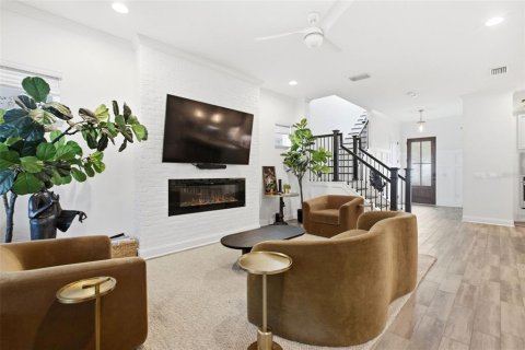 Casa en venta en Lake Mary, Florida, 3 dormitorios, 261.8 m2 № 2378082 - foto 17