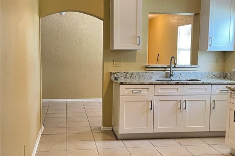 House in Orlando, Florida 3 bedrooms, 104.79 sq.m. № 2377972 - photo 7