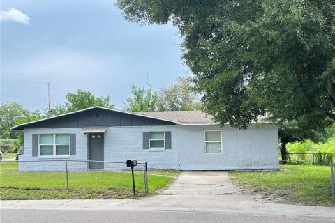 House in Orlando, Florida 3 bedrooms, 104.79 sq.m. № 2377972