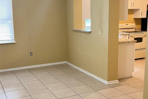 House in Orlando, Florida 3 bedrooms, 104.79 sq.m. № 2377972 - photo 10