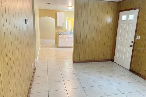 House in Orlando, Florida 3 bedrooms, 104.79 sq.m. № 2377972 - photo 2