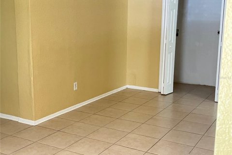 House in Orlando, Florida 3 bedrooms, 104.79 sq.m. № 2377972 - photo 5