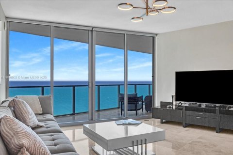 Condominio en Hollywood, Florida, 3 dormitorios  № 1981586