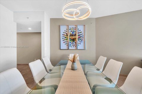 Condominio en venta en Hollywood, Florida, 3 dormitorios, 244.05 m2 № 1981586 - foto 15