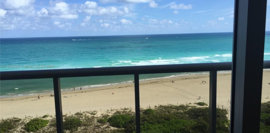 Condo in Miami Beach, Florida, 3 bedrooms  № 1836847