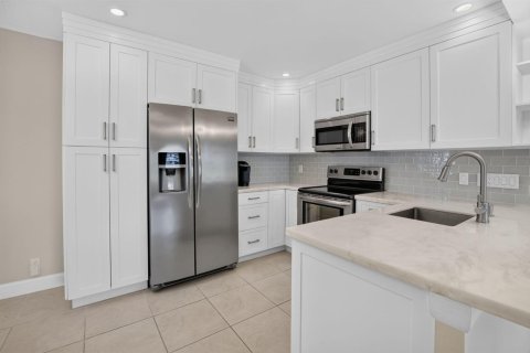Condo in Boynton Beach, Florida, 2 bedrooms № 2262447 - photo 15
