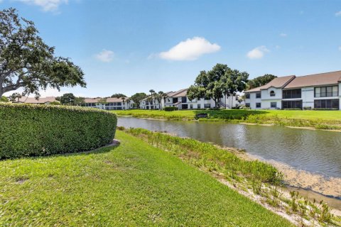 Condo in Boynton Beach, Florida, 2 bedrooms № 2262447 - photo 28