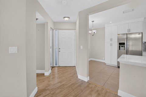 Condo in Boynton Beach, Florida, 2 bedrooms № 2262447 - photo 5