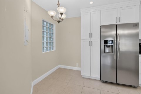 Condo in Boynton Beach, Florida, 2 bedrooms № 2262447 - photo 11