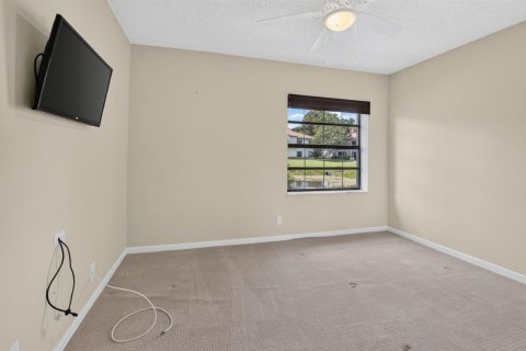 Condo in Boynton Beach, Florida, 2 bedrooms № 2262447 - photo 22