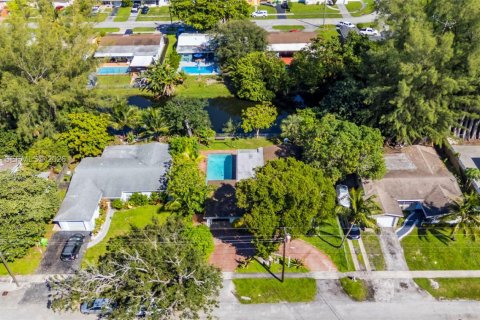 Villa ou maison à vendre à Sunrise, Floride: 3 chambres, 181.16 m2 № 2418292 - photo 23