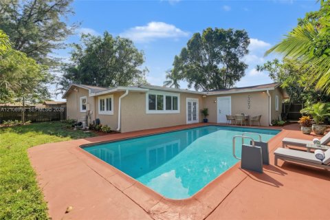 Villa ou maison à vendre à Sunrise, Floride: 3 chambres, 181.16 m2 № 2418292 - photo 2