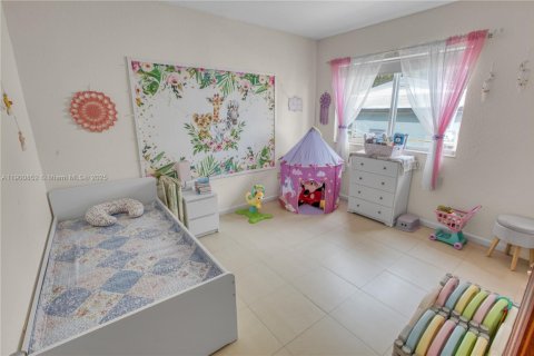 House in Miami, Florida 3 bedrooms, 130.62 sq.m. № 1951906 - photo 14