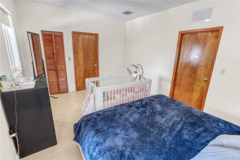 House in Miami, Florida 3 bedrooms, 130.62 sq.m. № 1951906 - photo 18