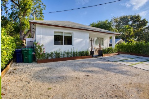 House in Miami, Florida 3 bedrooms, 130.62 sq.m. № 1951906 - photo 20