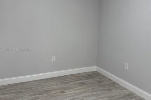 Condo in Doral, Florida, 2 bedrooms  № 2055611 - photo 6