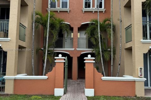 Condo in Doral, Florida, 2 bedrooms  № 2055611 - photo 14