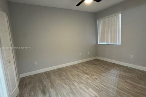 Condo in Doral, Florida, 2 bedrooms  № 2055611 - photo 10