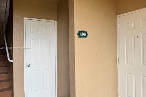 Condo in Doral, Florida, 2 bedrooms  № 2055611 - photo 15