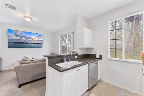 Adosado en venta en Riviera Beach, Florida, 2 dormitorios, 112.04 m2 № 2327573 - foto 6