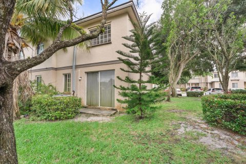 Adosado en venta en Riviera Beach, Florida, 2 dormitorios, 112.04 m2 № 2327573 - foto 18