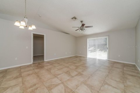 Casa en alquiler en Clermont, Florida, 3 dormitorios, 117.43 m2 № 2116477 - foto 4