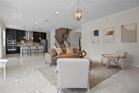 Casa en venta en Orlando, Florida, 5 dormitorios, 304.07 m2 № 1916267 - foto 23