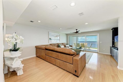 Condo in Bradenton, Florida, 2 bedrooms  № 1837635 - photo 14