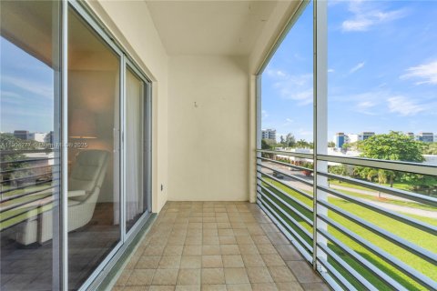 Condo in Dania Beach, Florida, 1 bedroom  № 1955089 - photo 23