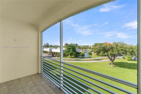 Condo in Dania Beach, Florida, 1 bedroom  № 1955089 - photo 22
