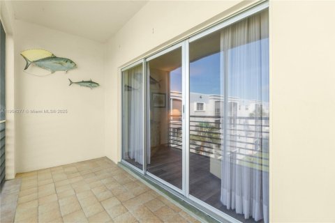 Condo in Dania Beach, Florida, 1 bedroom  № 1955089 - photo 24