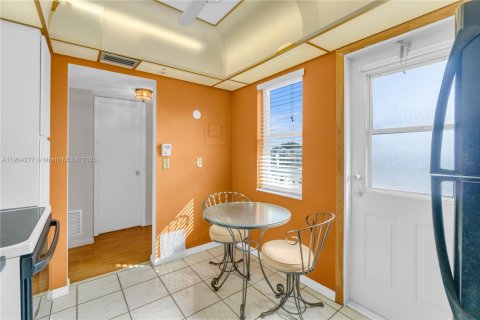 Condo in Dania Beach, Florida, 1 bedroom  № 1955089 - photo 7