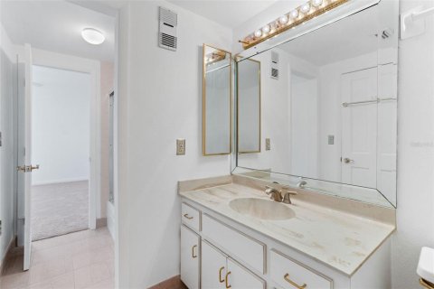Copropriété à vendre à Clearwater, Floride: 2 chambres, 137.4 m2 № 2134207 - photo 22