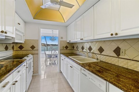 Copropriété à vendre à Clearwater, Floride: 2 chambres, 137.4 m2 № 2134207 - photo 12