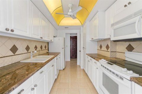 Copropriété à vendre à Clearwater, Floride: 2 chambres, 137.4 m2 № 2134207 - photo 13