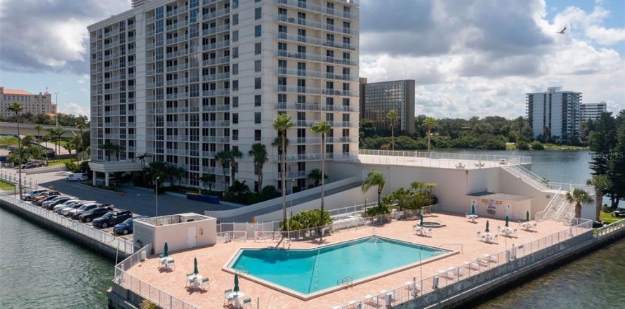 Condo à Clearwater, Floride, 2 chambres  № 2134207